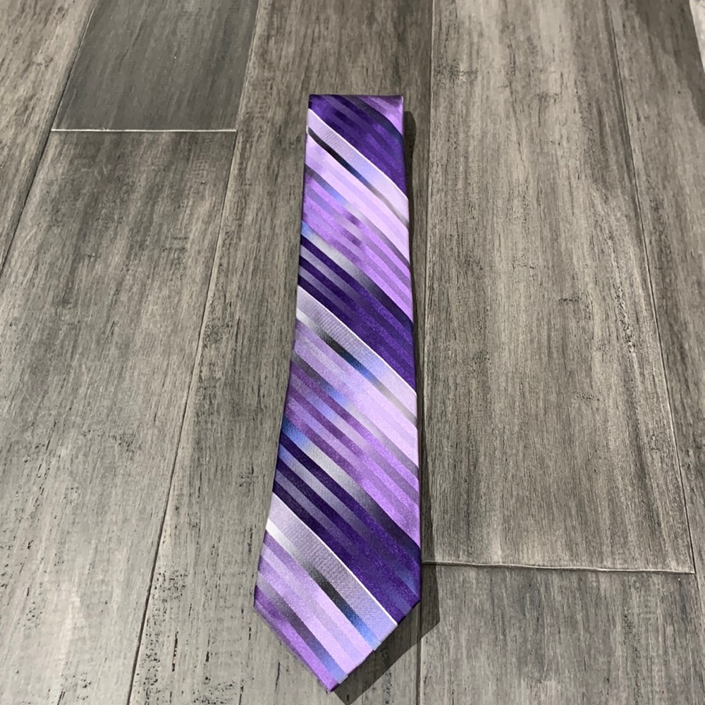 Van Heusen neck tie